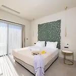 Selena Villa