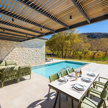 Villa Selena Katelios