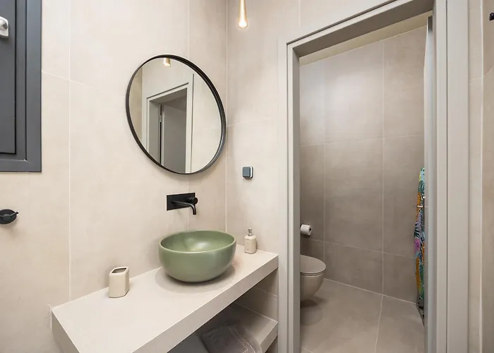 Selena Villa Kateleios